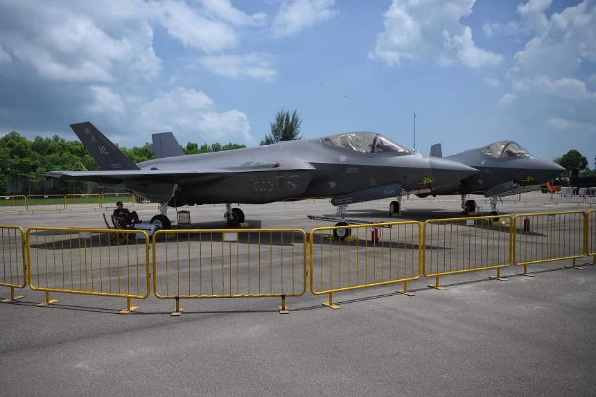 singapore fighter jets