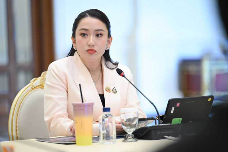 thai PM meeting with Ai committee