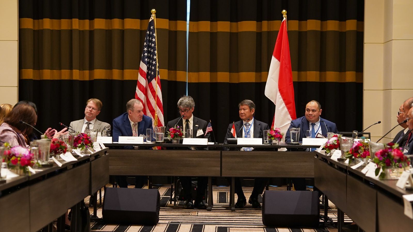 Amb. McFeeters and the Indonesian Delegation 