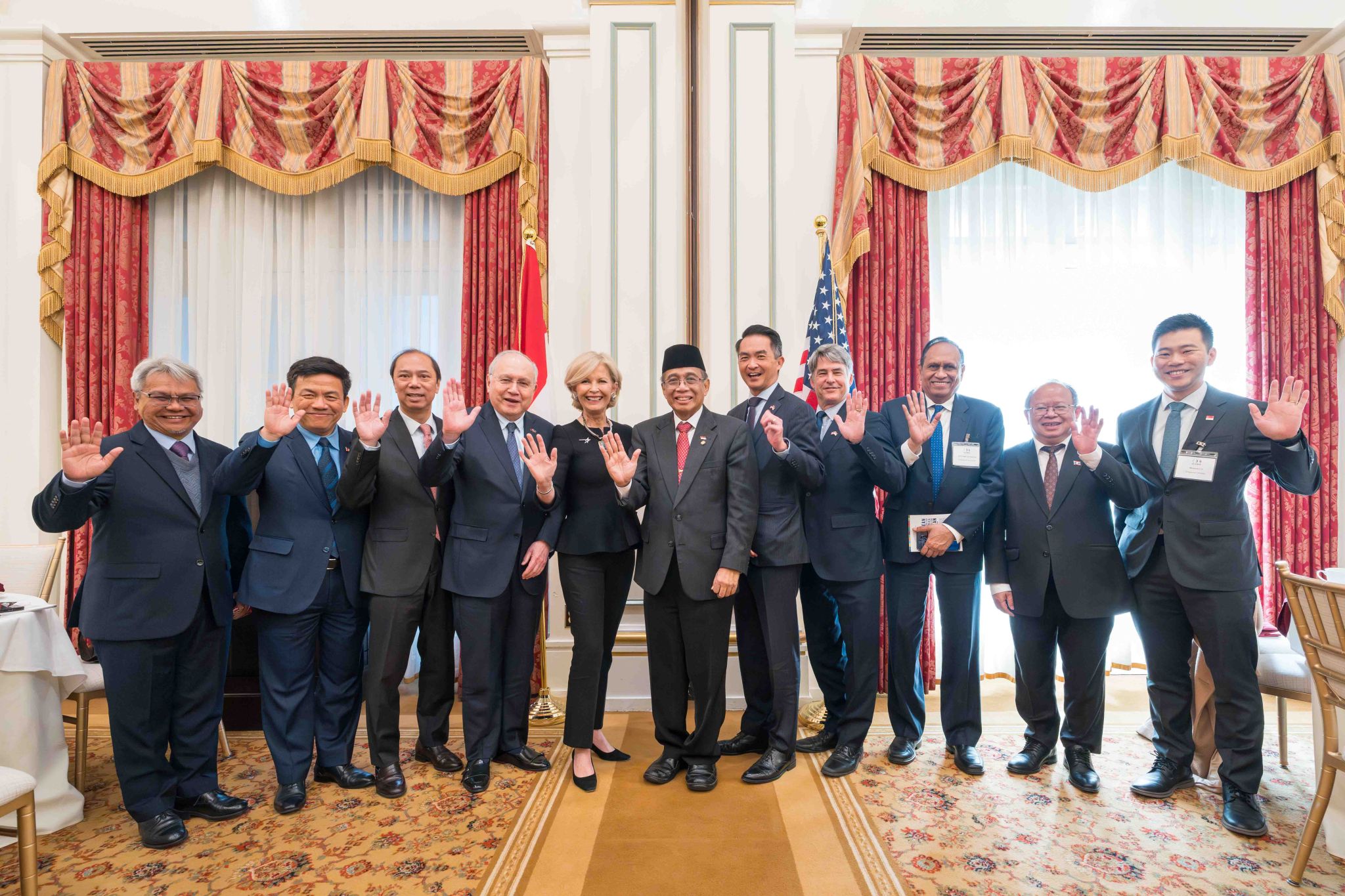 Ambassador Indroyono (center) with ASEAN officials, USABC member company representatives, and Ambassador Brian McFeeters (ret.)