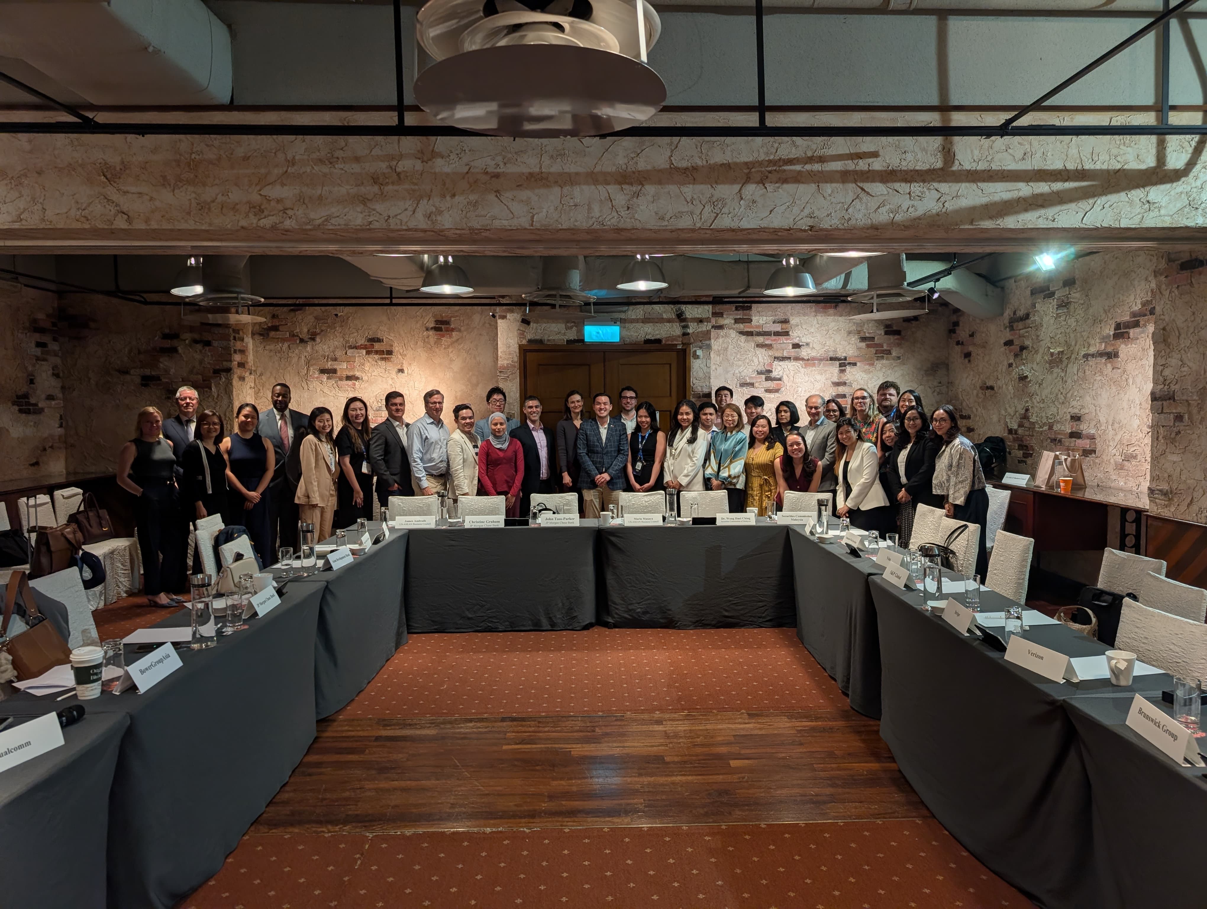 18 Nov - FS Briefing Roundtable