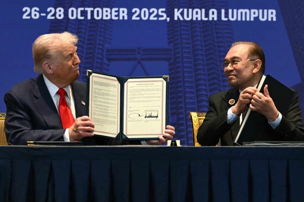 Trump signs Malaysia trade and rare earths deal