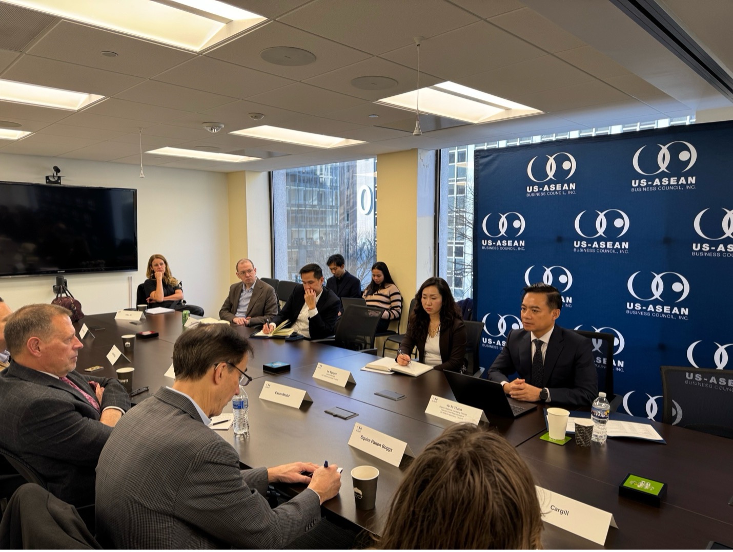 USABC’s Chief Representative of Vietnam, Mr. Vu Tu Thanh, giving briefing on Vietnam and the upcoming Party Congress