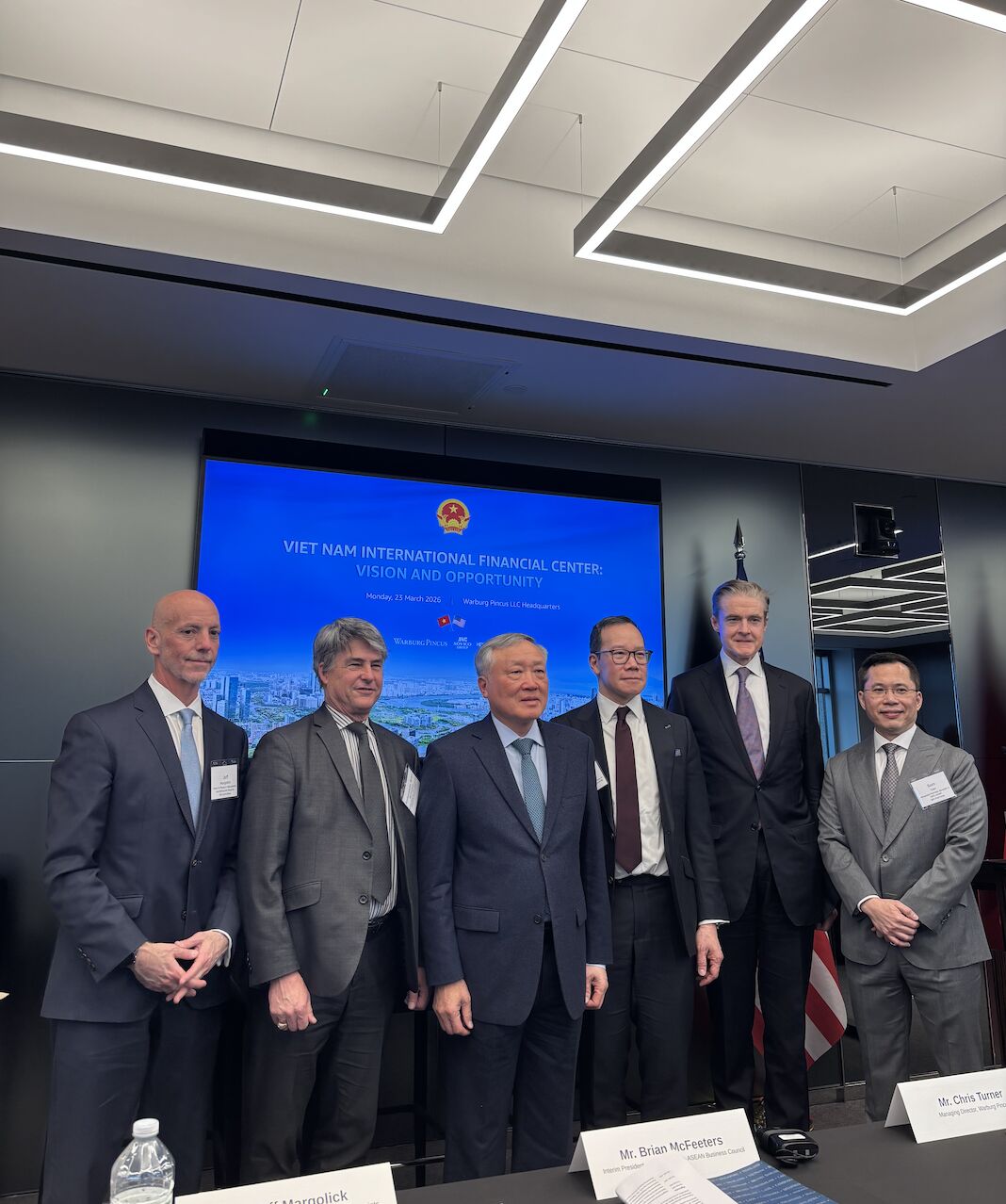 Vietnamese Deputy PM Presentation on Vietnam IFC