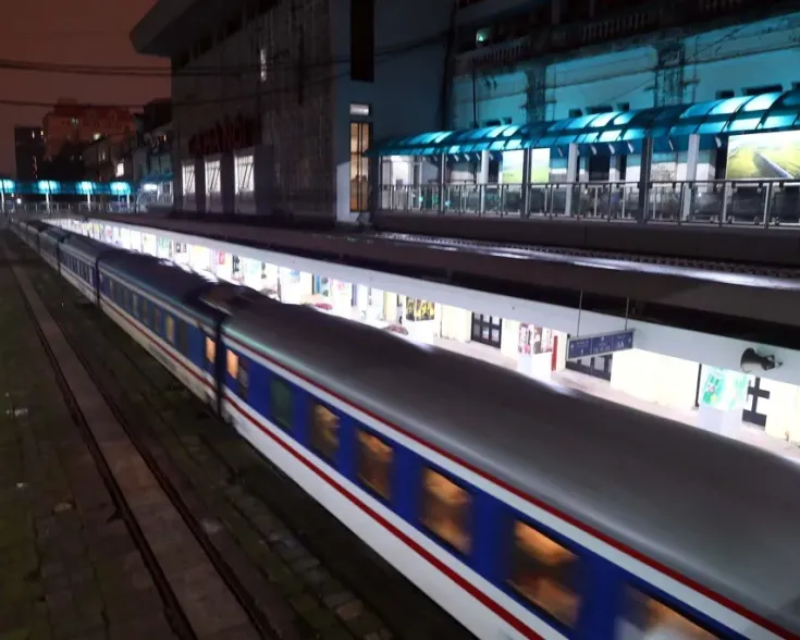 A North-South train that departs from Hà Nội Train Station. — VNA/VNS Photo